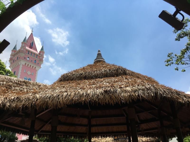 Hot Sale Decorative Plastic Synthetic Roofing Thatch Tiles