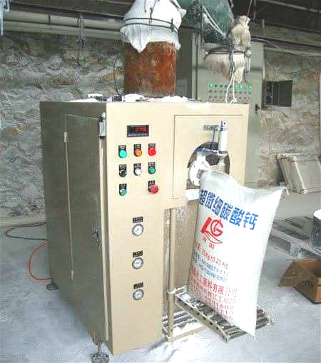 Calcium carbonate powder packing machine
