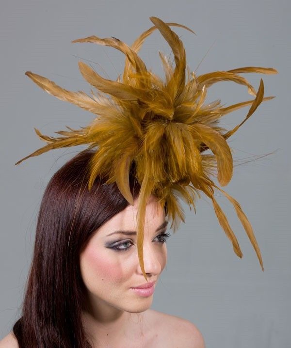 Graduation Occasion Rooster Coque Feather Flower Mount with Wire Accessory