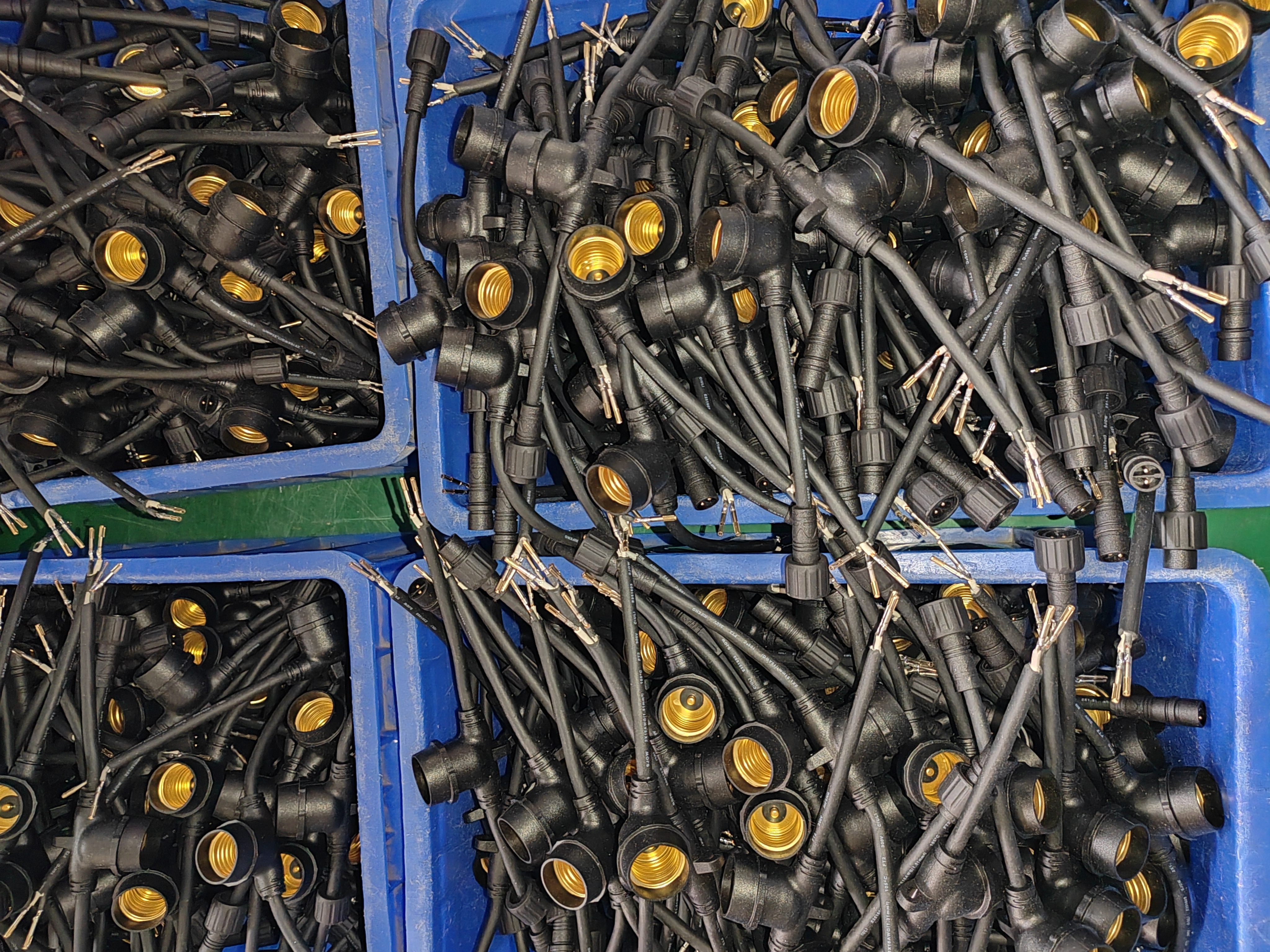 4 pin female connector