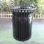 Sustainable Outdoor Trash Cans Surface Mounted With Sandblasting Zinc Spraying