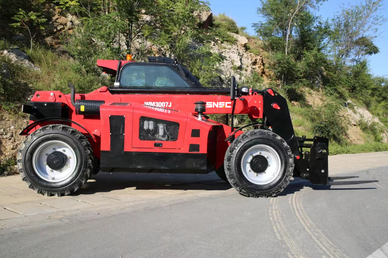 SNSC 4 Ton Telehandler Telescopic Forklift With 4x4 Driving Wheels And Yuchai Engine