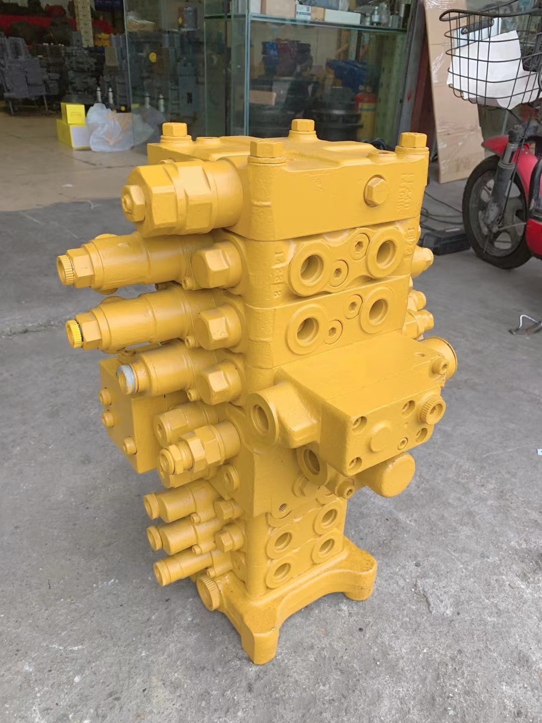SCX180 Excavator hydraulic distribution valve , 60015195 Multi Way Valve
