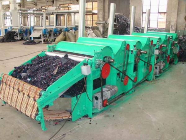 Yarn waste recycling machine for open end spinning