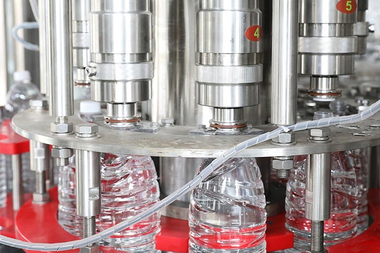 2000BPH Automatic Drink Water Bottling Machine For Mineral Water