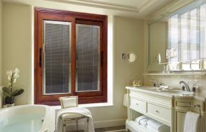 Quality AS2208 Approved Double Glazed Aluminium Windows Swing For Hotel wholesale