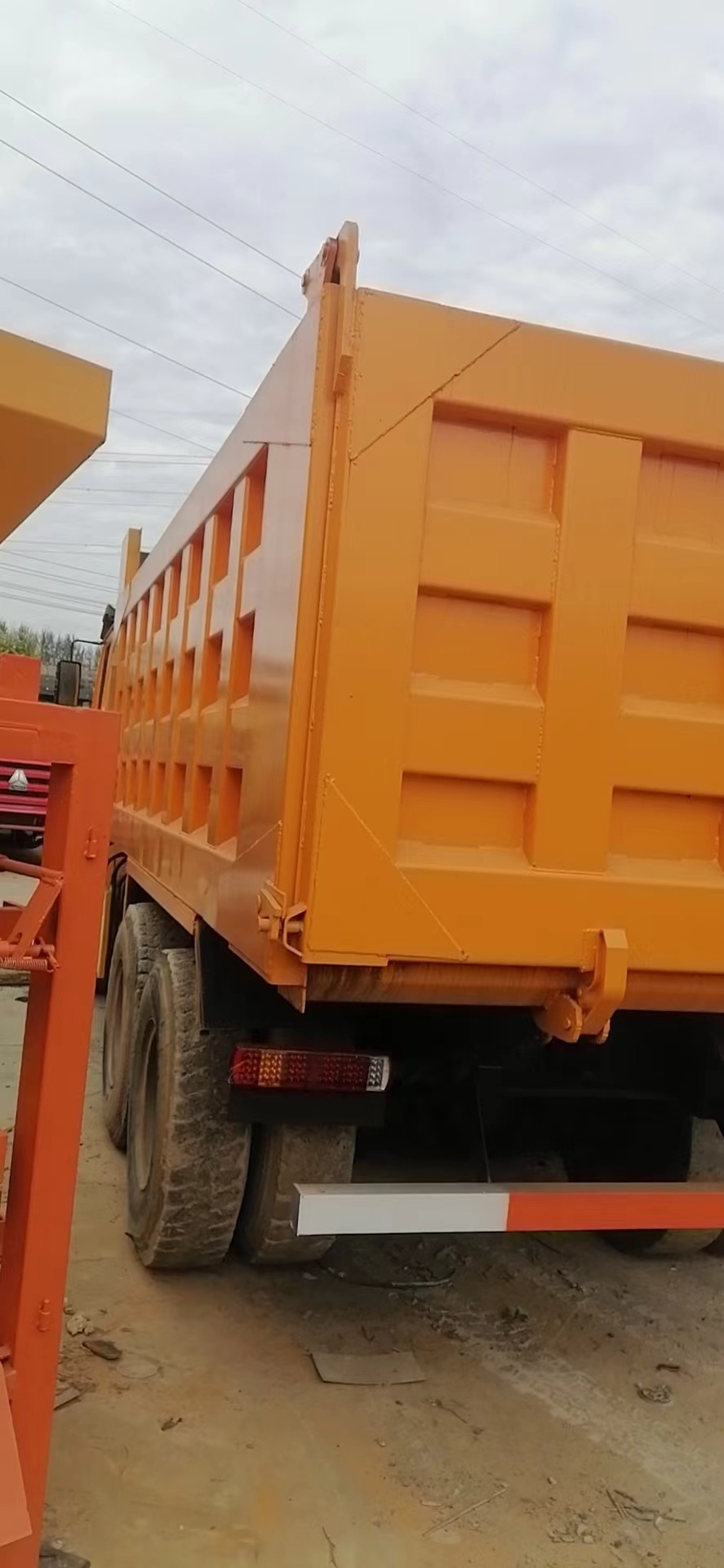 China Factory F3000 6*4 340HP Dump Truck 10 Wheel F3000 6X4 Shacman Tractor Truck for Sale