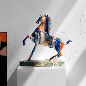 Quality Customized Logo Vintage Camouflage Horse Sculpture for Desktop Decor and Home Accessories wholesale