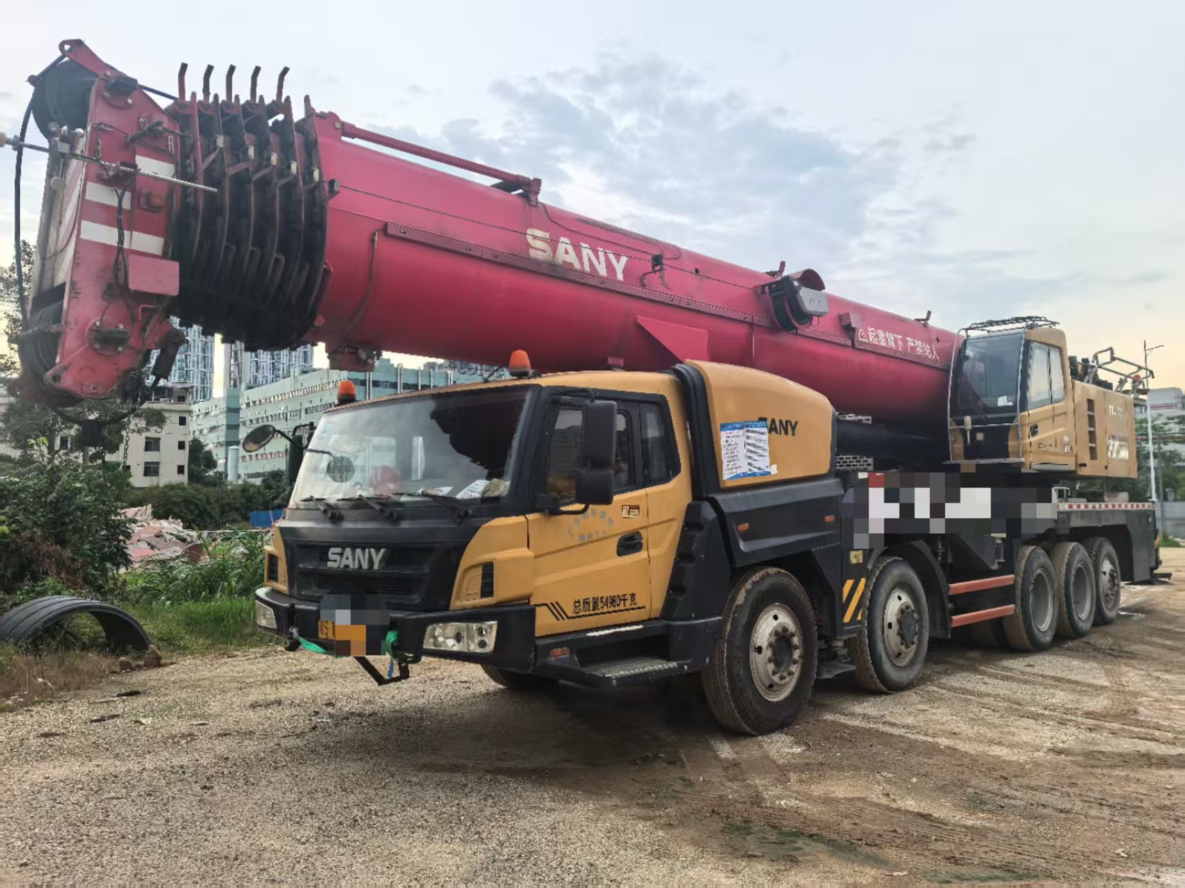110 Tons Mobile Truck Crane with High Operating Efficiency and 73 Meters Max Working Height