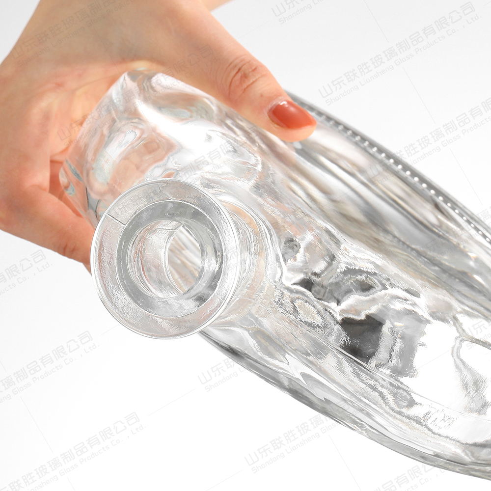 Custom 750 Ml Glass Essential Flat Liquor Wine Bottles with Cork Lid and Rubber Stopper
