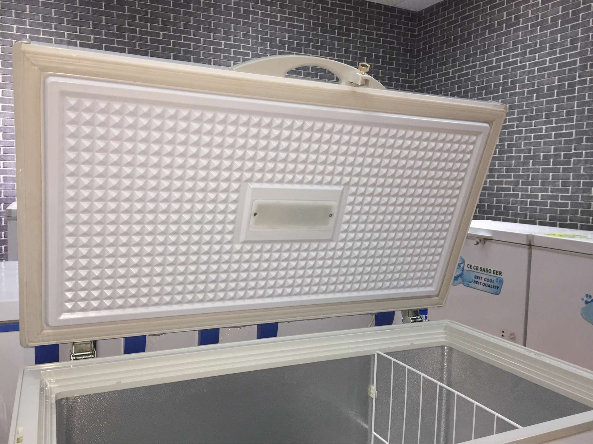 Commercial Top Open Freezer Single Glass Door Chest Freezer 162L Model Bd/Bc-162qg