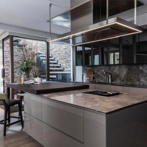 Quality High Glossy Italian Furniture Solid Wood Luxury Customized Veneer Color Kitchen Cabinets wholesale