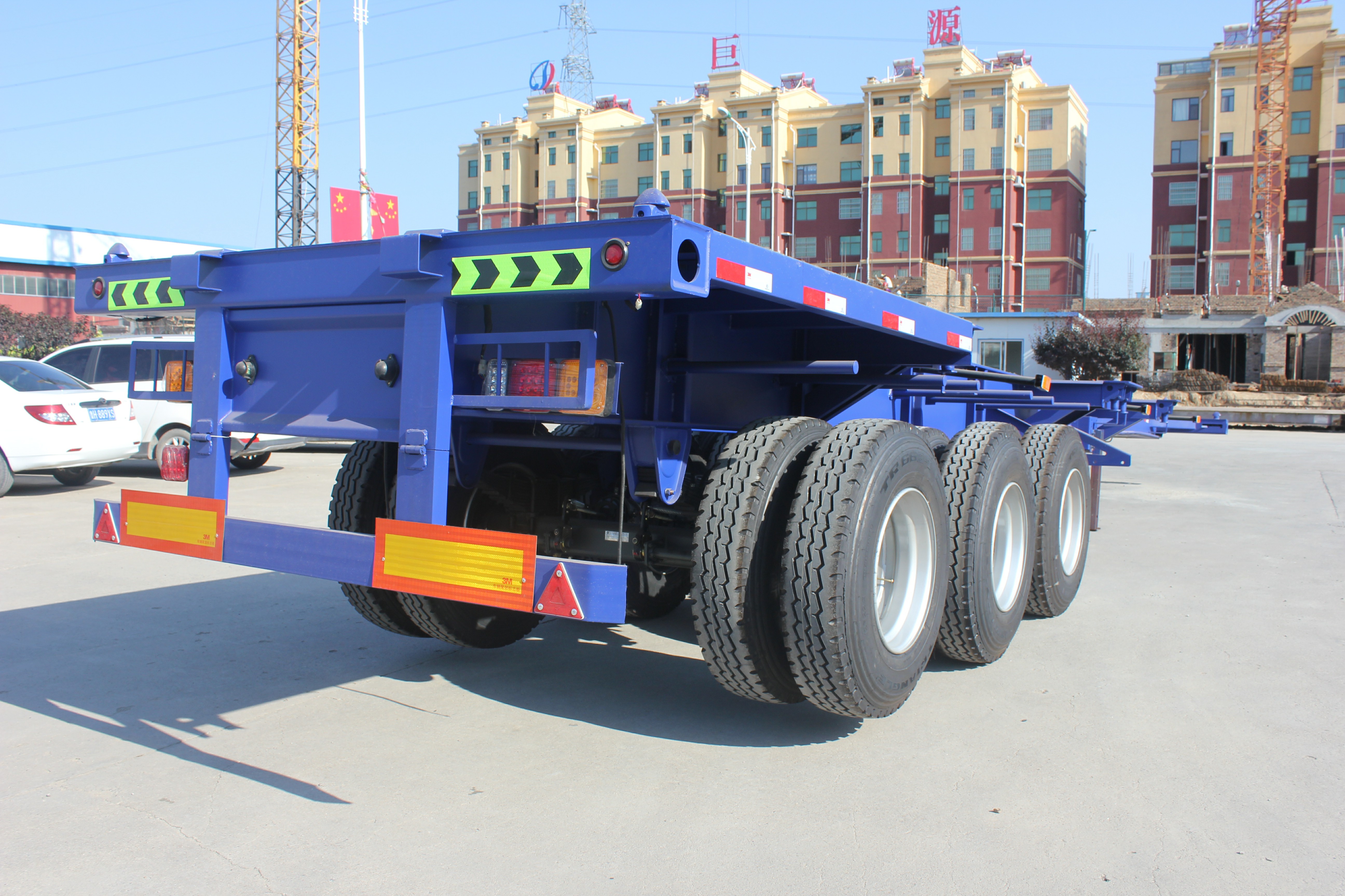 45ft Container Gooseneck Chassis Trailer Skeleton Truck Trailers with 28tons Landing Gear