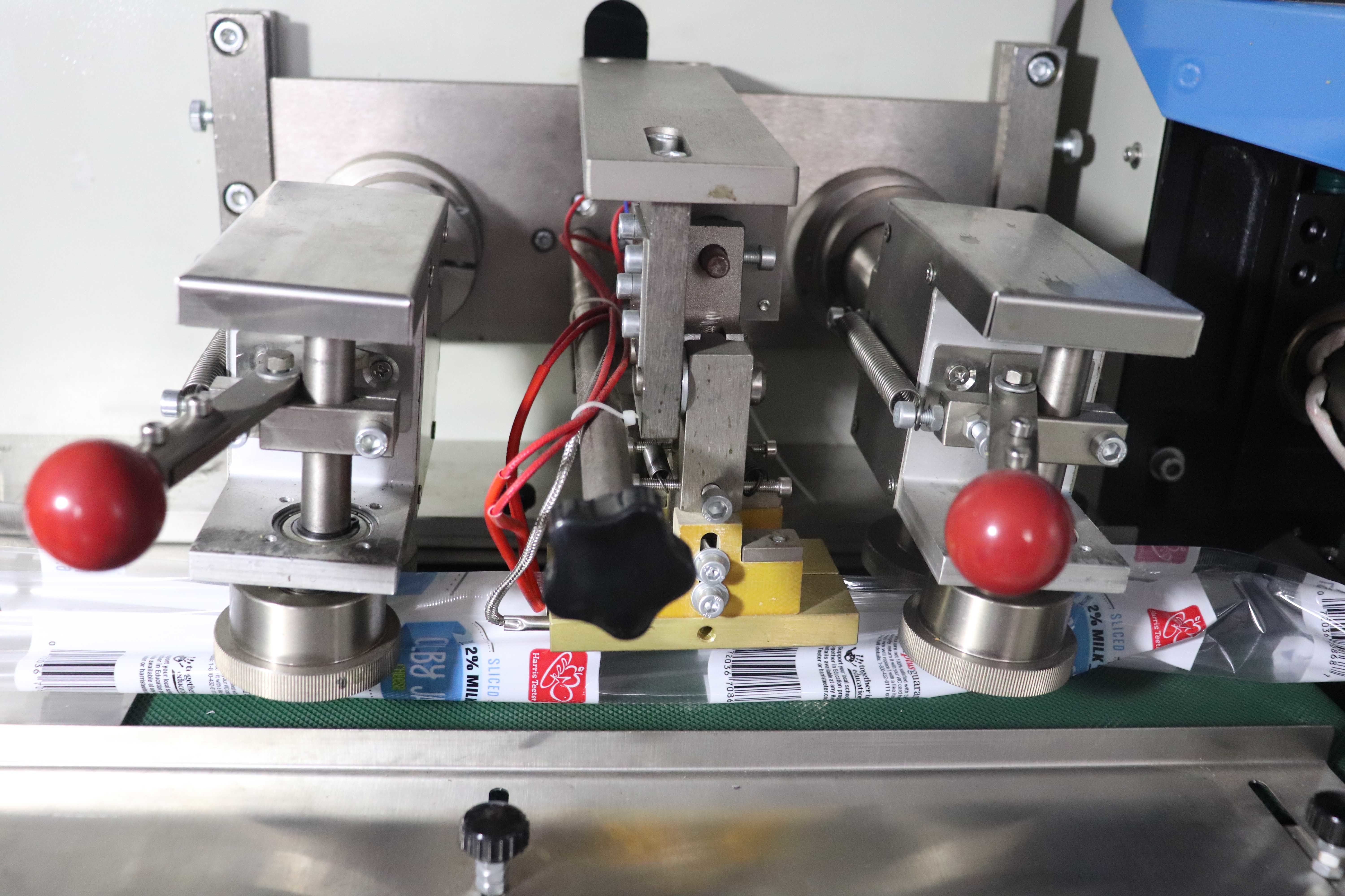 220V Automated Packing Machine Extruding Cutting Sealing Plugging Mud