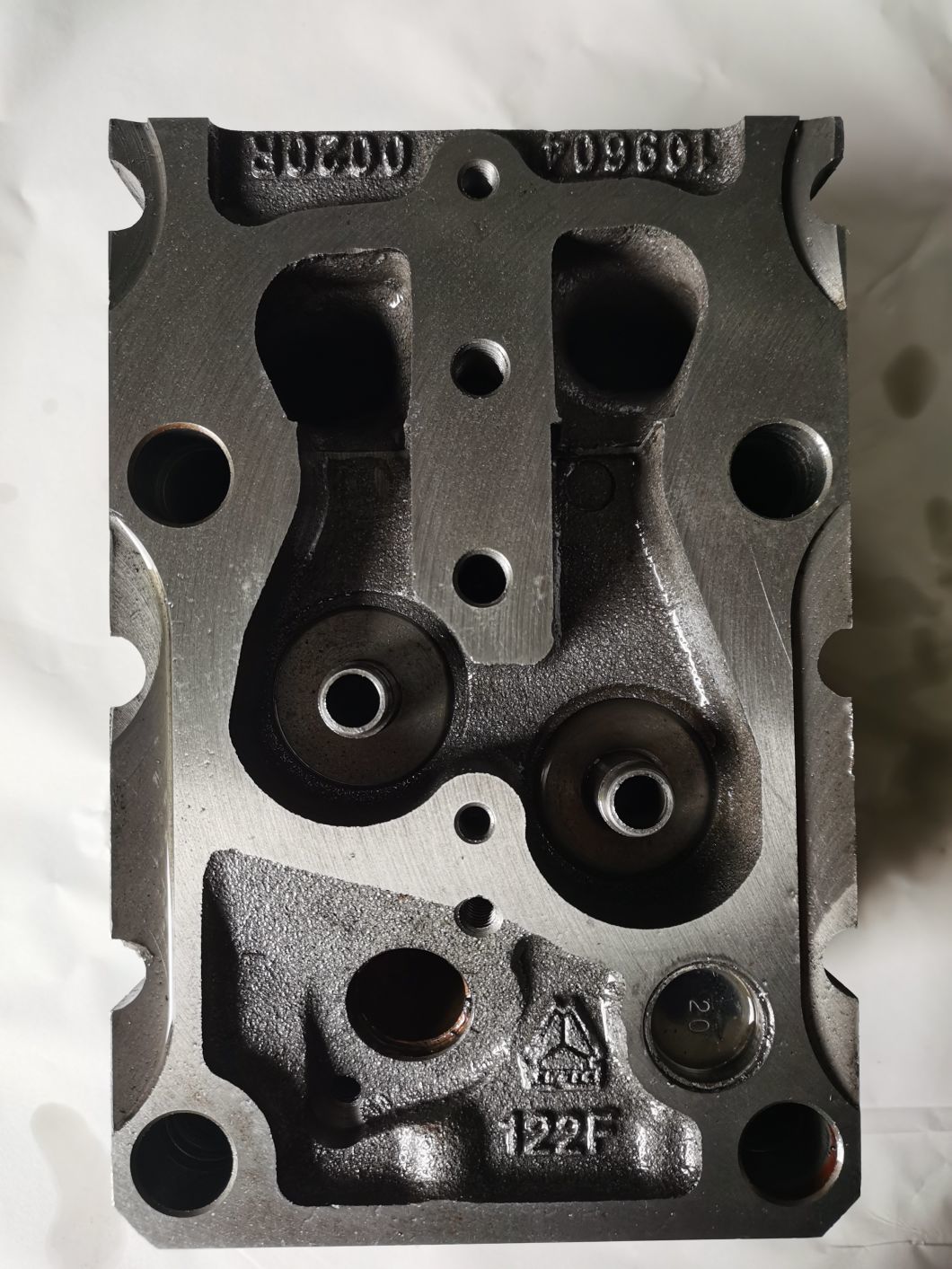 Sinotruk HOWO Truck Parts Cylinder Head Az1560040058