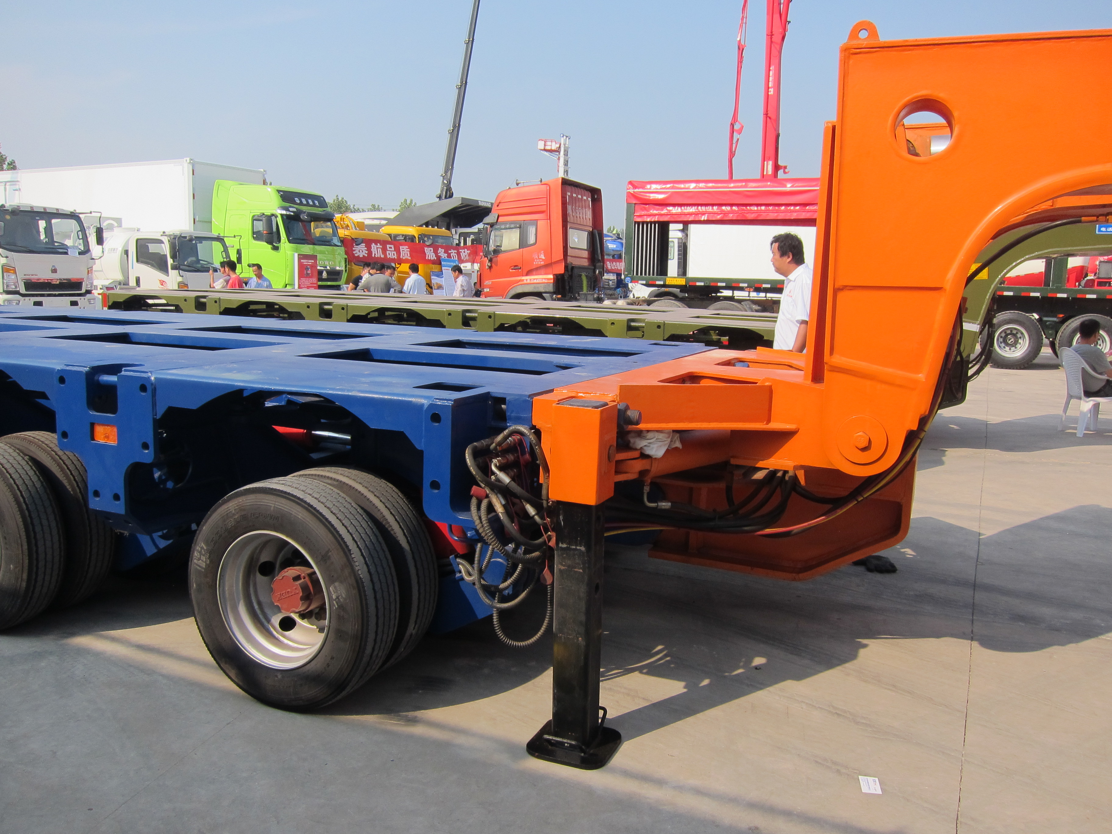 Multi-Directional Steering Self-Propelled Trailer for Customised Cargo Transportation