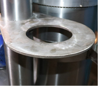 Low Noise Hydraulic Industrial Oil Press Machine 4 Kg / Bacth Capacity