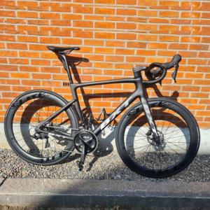 Quality 700C Fully Hidden Cable Road Bikes Full Carbon Fiber wholesale