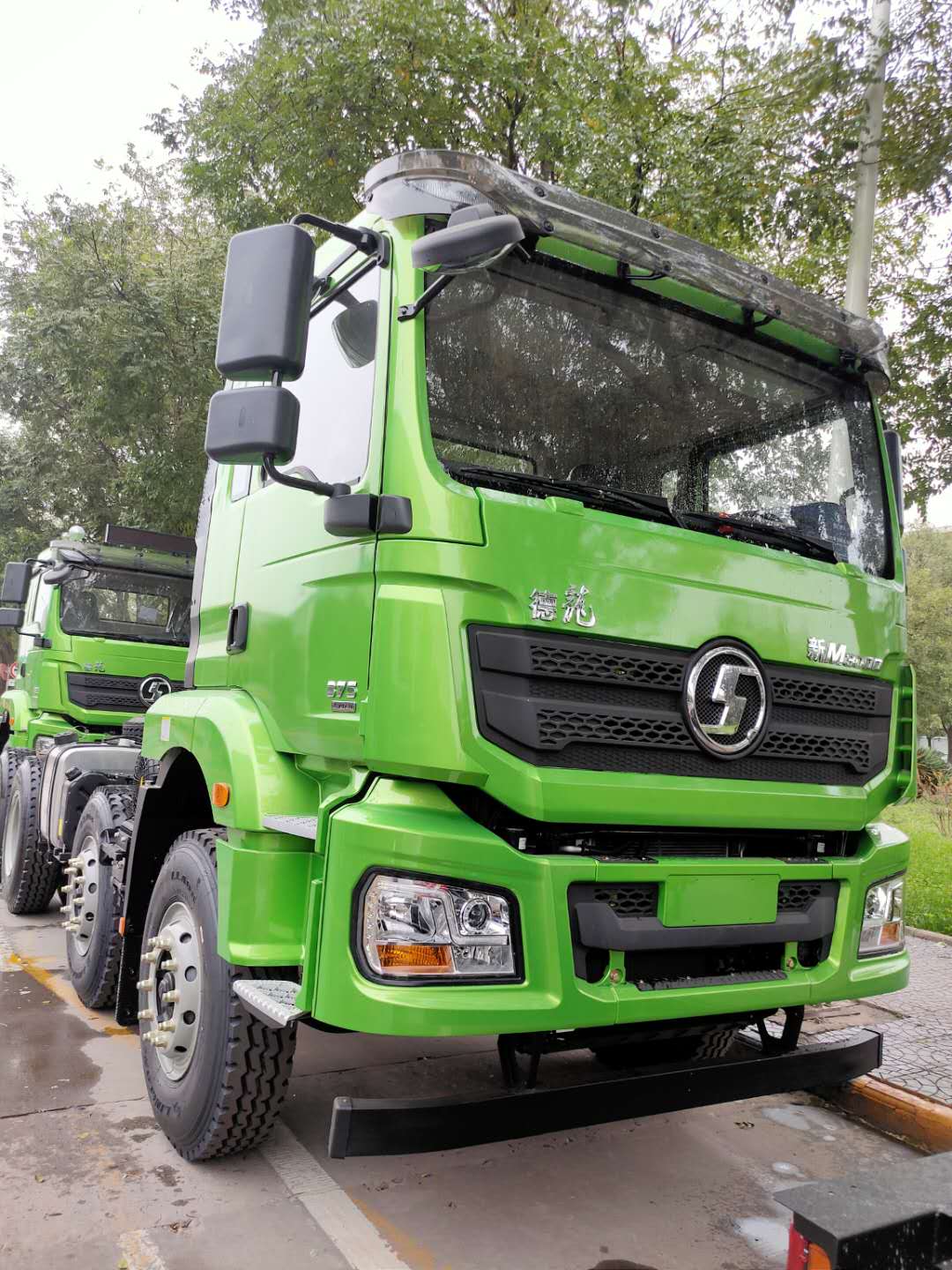 Towing Shacman Tractor Truck F2000 F3000 H3000 X3000 8x4 6x4 4x2 Euro 2 - Euro 5