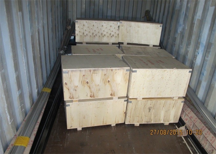 Light Weight Refrigerated Food Truck Insulated CKD Panels Fixing On Truck Chassis