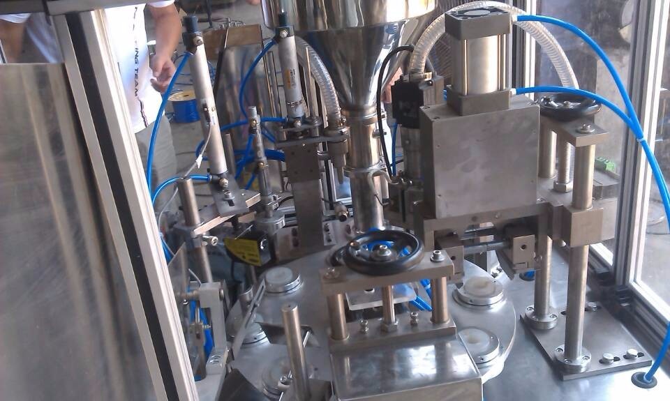 Automatic Tube Filling And Sealing Machine , Plastic Tube Sealer Machine High Speed