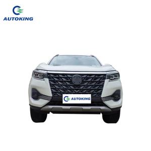 Quality White Nissan Paladin 5 Seater Pickup Truck 2.0L-2.5L 4WD SUV wholesale