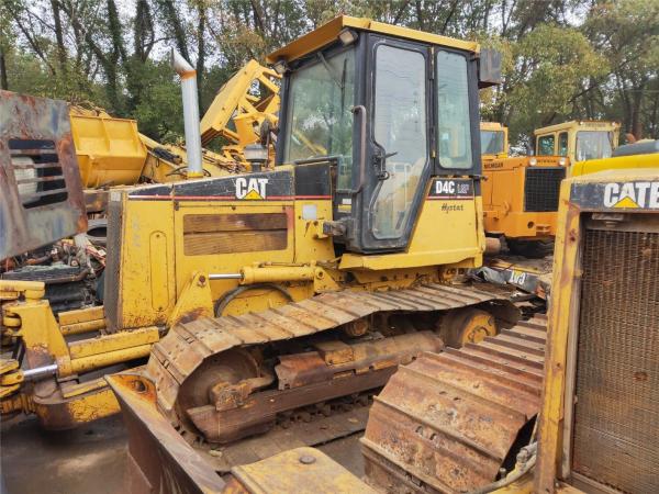 Used Caterpillar D4c Bulldozer in Perfect Working Condition with Amazing Price.
