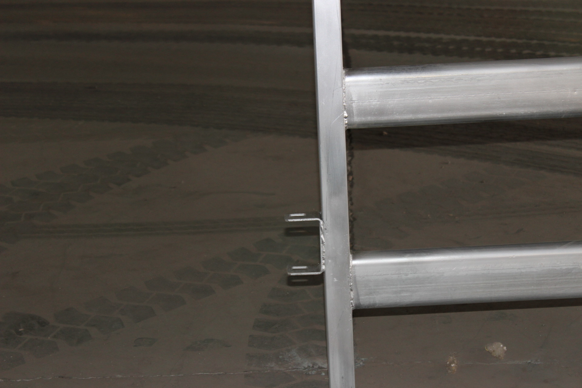 Six Bars Heavy Duty Metal Oval Rail Cow Fence Panels for Au Market