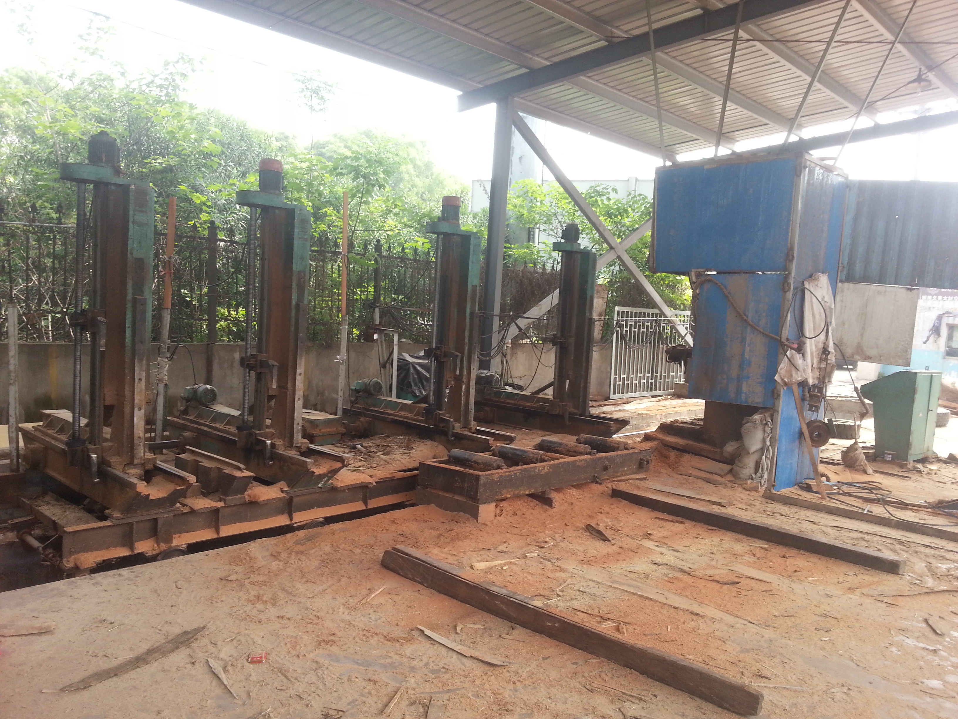MJ3210 Vertical Woodworking Bandsaw Mill With Electric Log Carriage