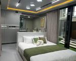Modern Space Capsule Style Camping House For Hotel Accommodation