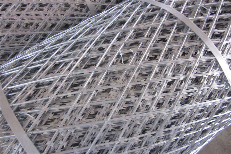 Protective Factory Price Galvanized Powder Coated Razor Barbed Wire Fencing