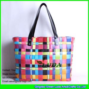 Quality LUDA fashion plastic straw bags colorful large straw beach bags wholesale