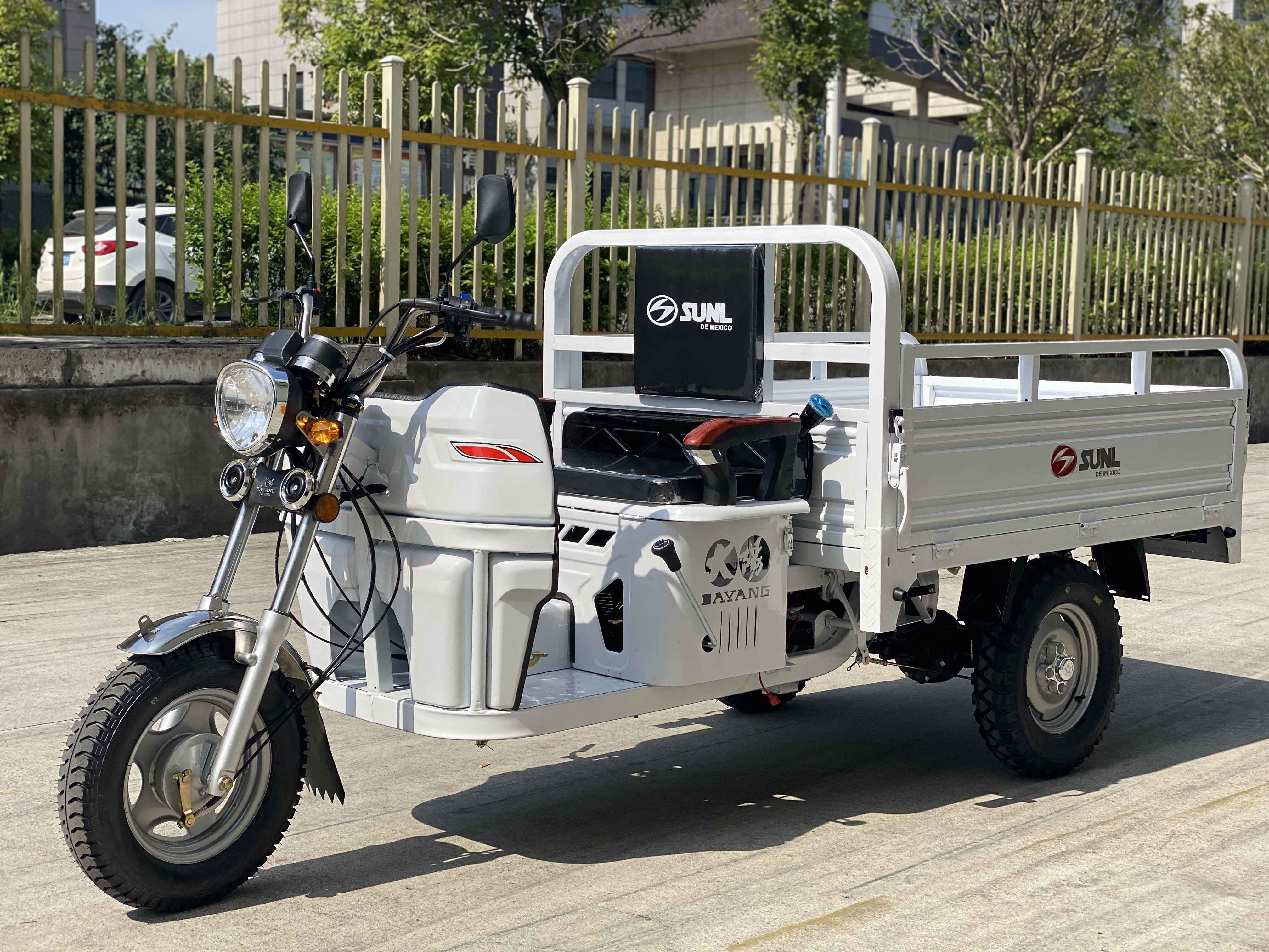 DAYANG Classical Light Loading Truck Cargo Tricycle 150cc Longer Three Wheel Motorcycle