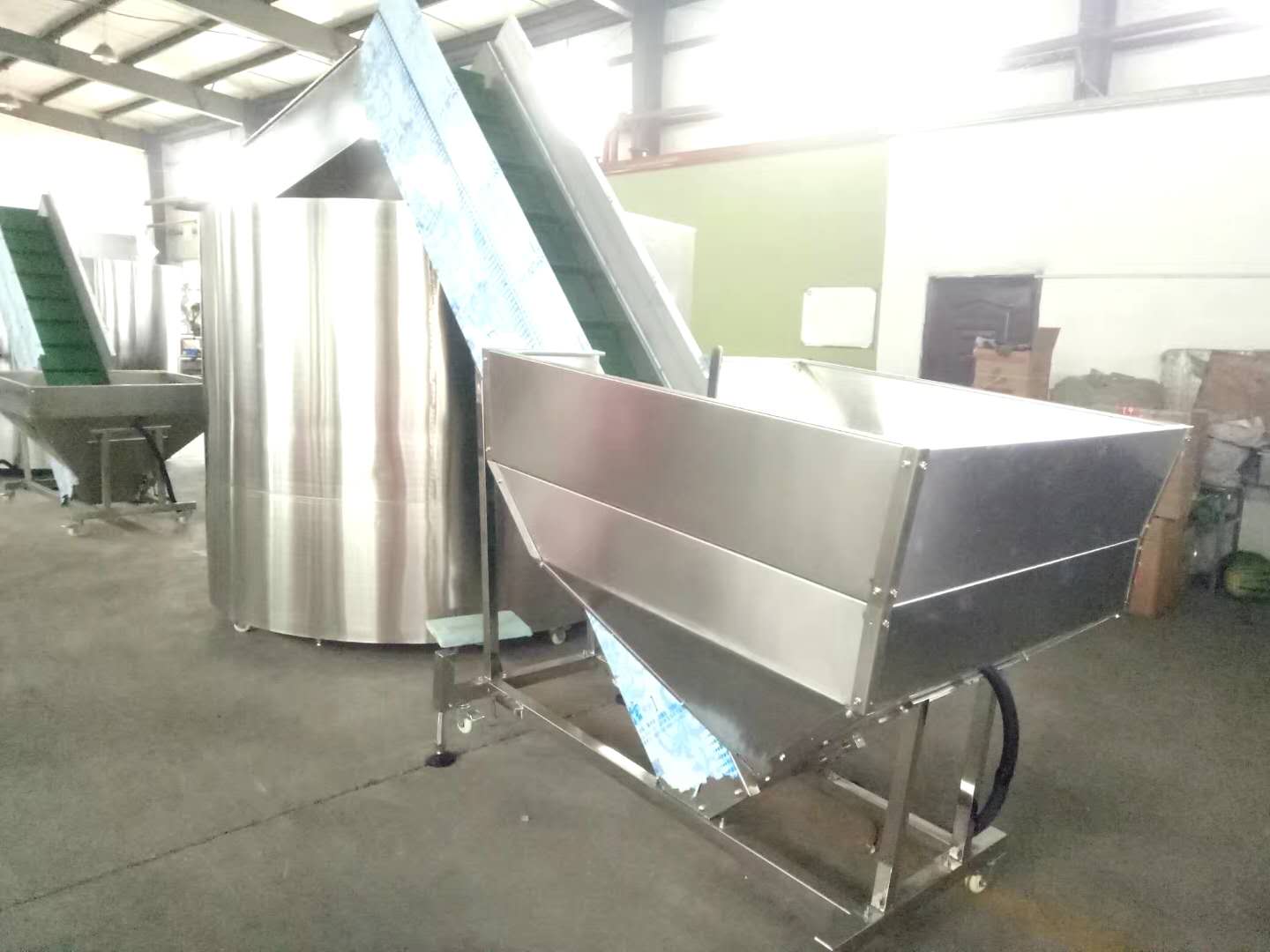 Round Bottle Unscrambler Machine With Rotary Feeding Turntable Table