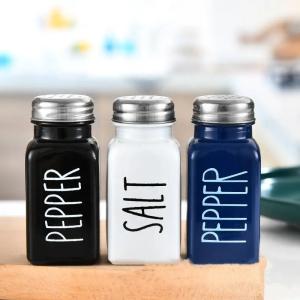 Quality New Portable Black and White BBQ Spice Bottles Glass Spice Jar Salt and Pepper Shakers Set wholesale