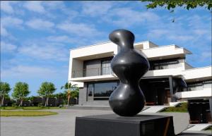 Quality Customized Modern Abstract Sculpture , Metal Outdoor Abstract Yard Sculptures wholesale