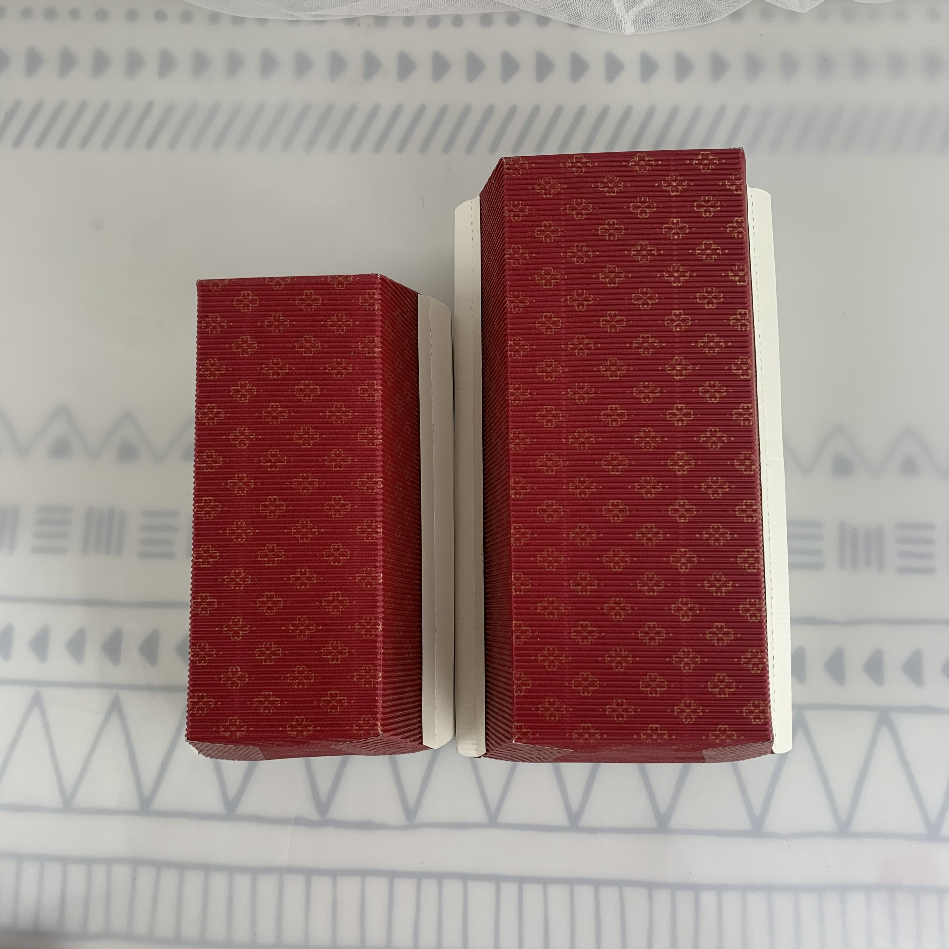 Natural Disposable Rectangular Kraft Paper Loaf Pans Molds Red Flower