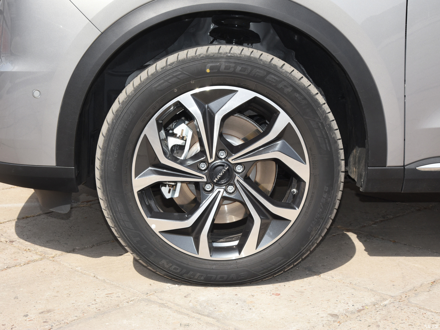 Trumpchi Fierce Dragon MAX 2023 Electric Car 1.5L HI4 105 4DW Flagship Energy Vehicle with Cruising Range of 105 km