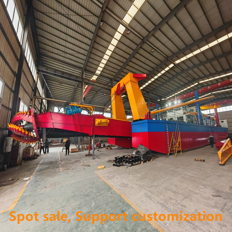 20Inch Used Hydraulic Sand Suction Dredger With High Working Efficiency At Seaside