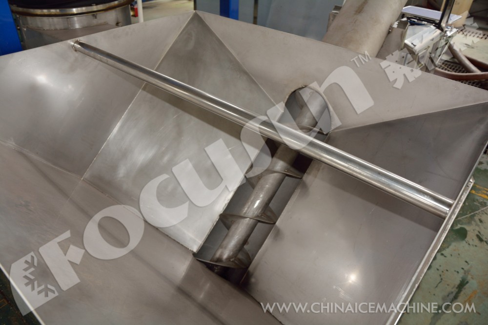 Focusun Delivers 10T/24hr Food-Grade Tube Ice Machine for Retail Market in Shanghai
