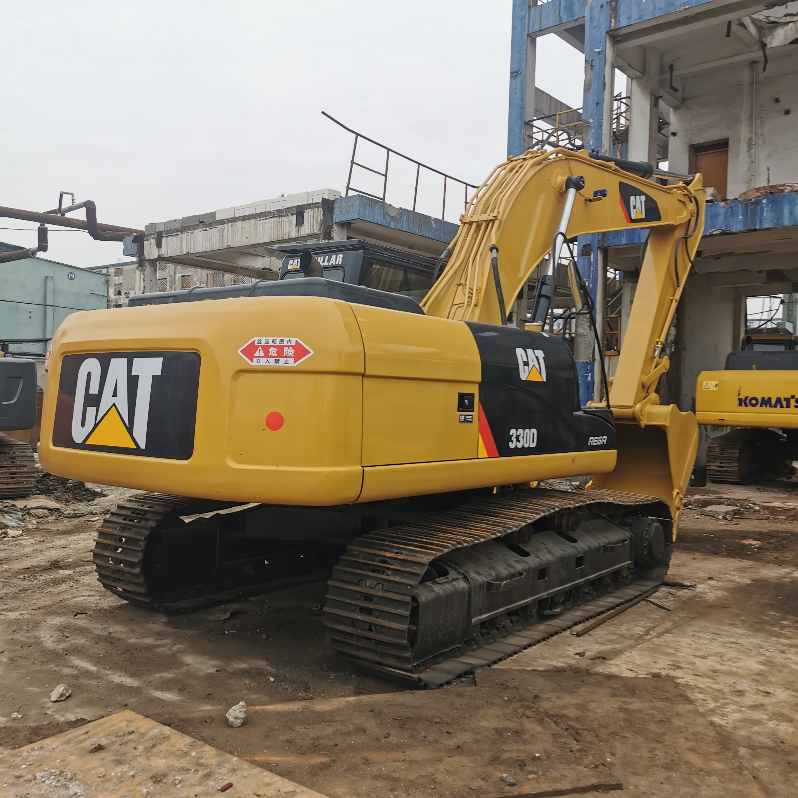 Low Working Hours Cat330D 30 Ton Big Crawler Excavator with Original Hydraulic Valve