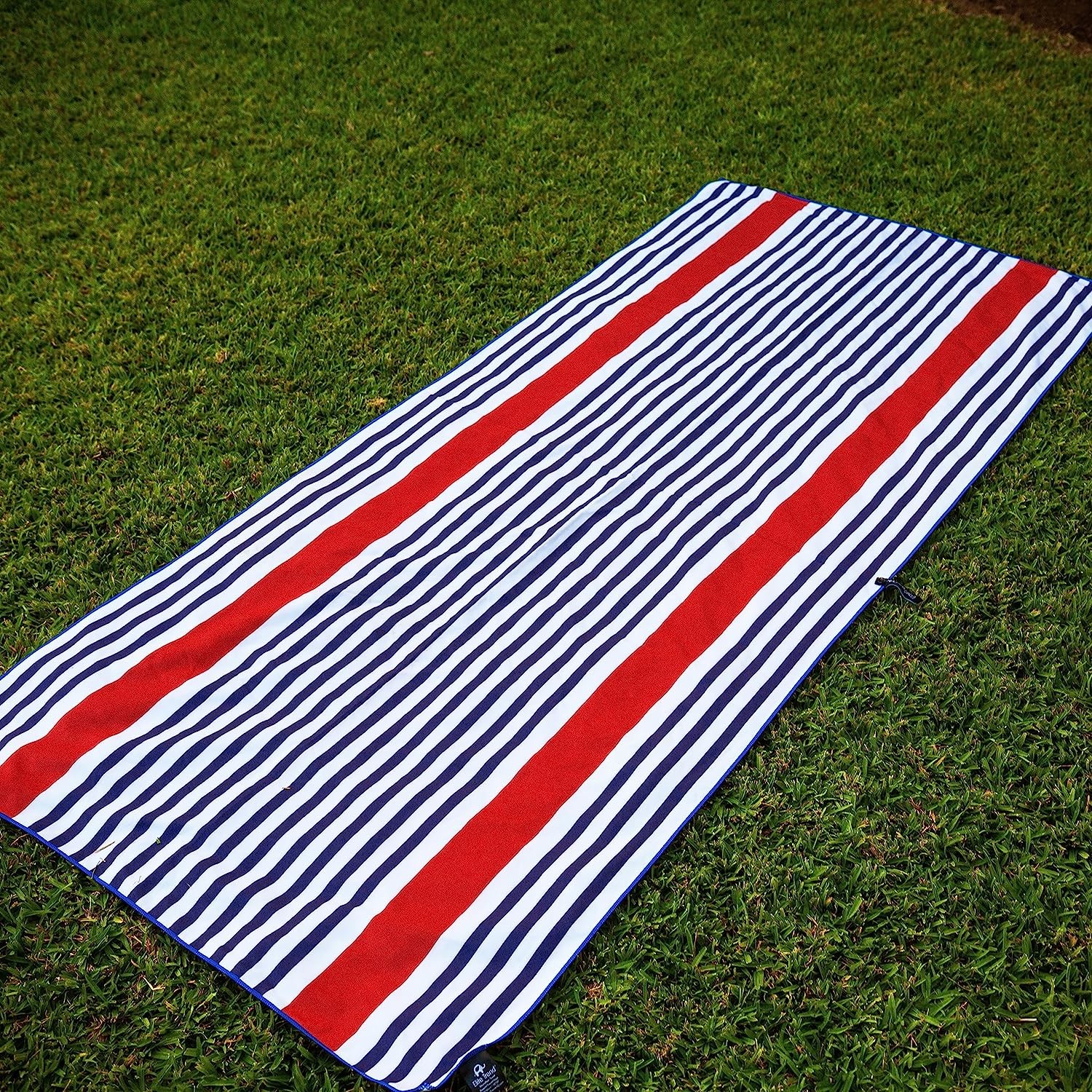 Eco-Friendly Microfiber Sea Soft Quick Dry Printed Beach Woven Towel Wholesale