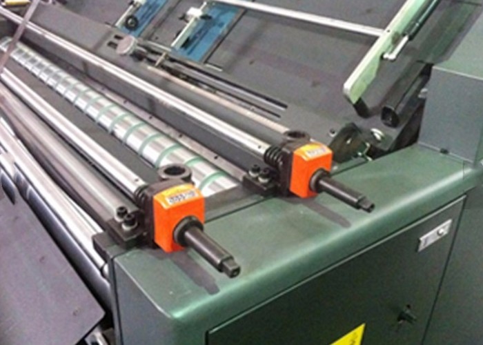 Customized Automatic Lamination Machine For Corrugated Paper Gluing Feeding Smoothly