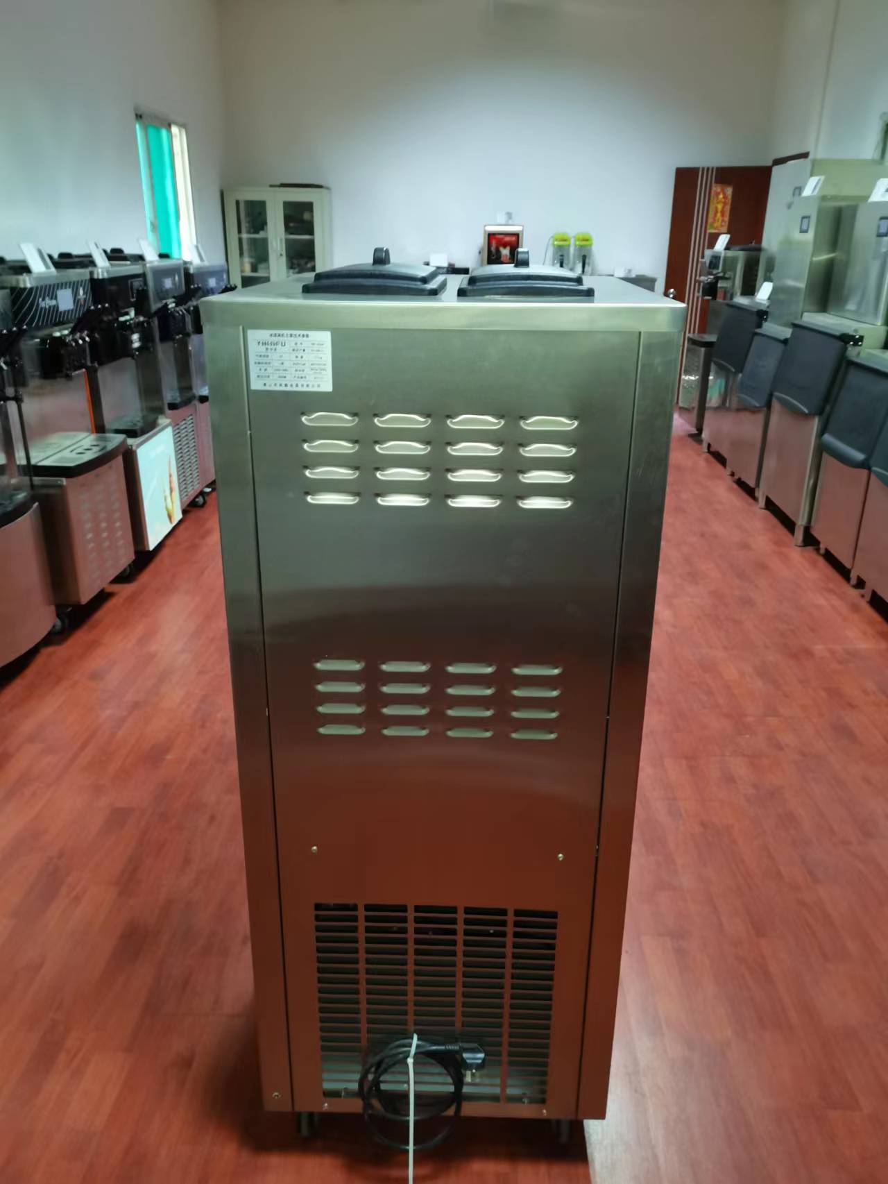 110-220V/50-60Hz Soft Serve Ice Cream Maker Machine 3 Flavors Commercial Ice Cream Making Machines for Food Beverage Shops