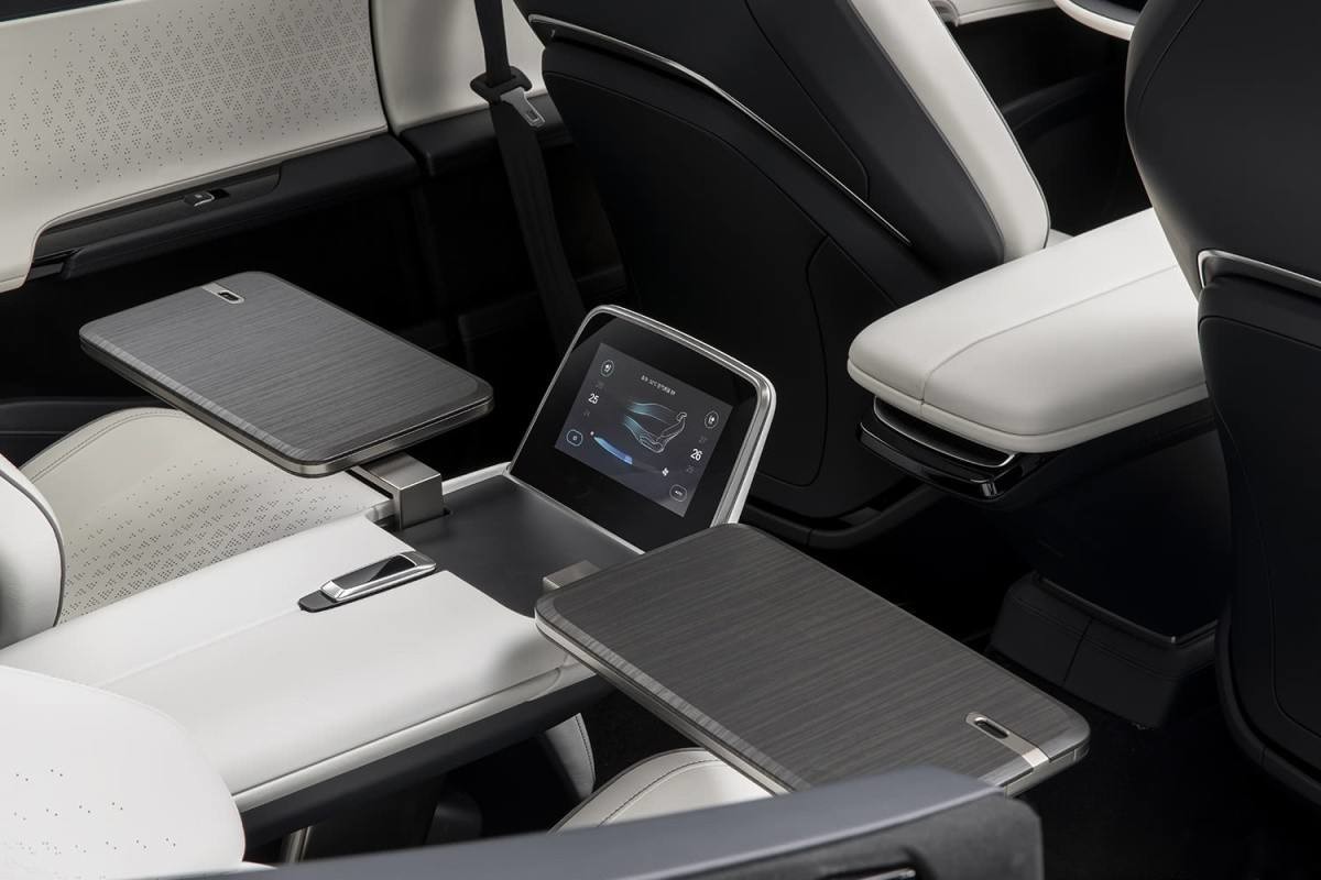 HiPhi X Electric Luxury SUV 650KM Range 590hp Smart Driving Luxurious Interior