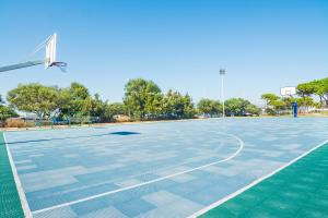 Quality PUR Indoor Sports Flooring Anti Skidding Interlocking Flooring Tiles wholesale