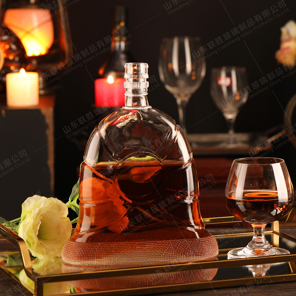 Thick Bottomed Glass Bottle for Whisky Vodka Bourbon Brandy Clear Acceptable OEM/ODM Logo