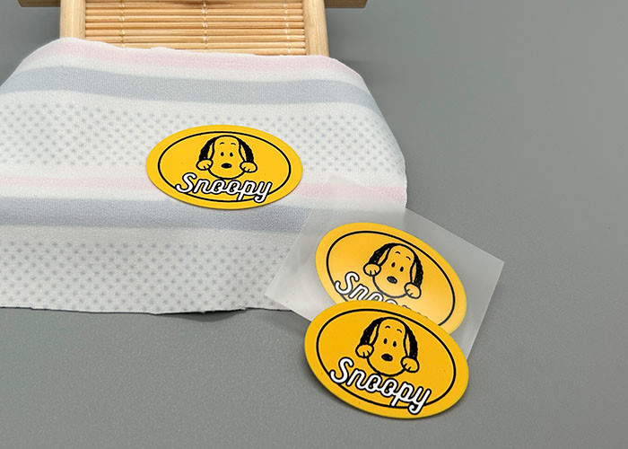 Custom 3.5cm 3 Colors Silicone Heat Transfer Labels For Clothing