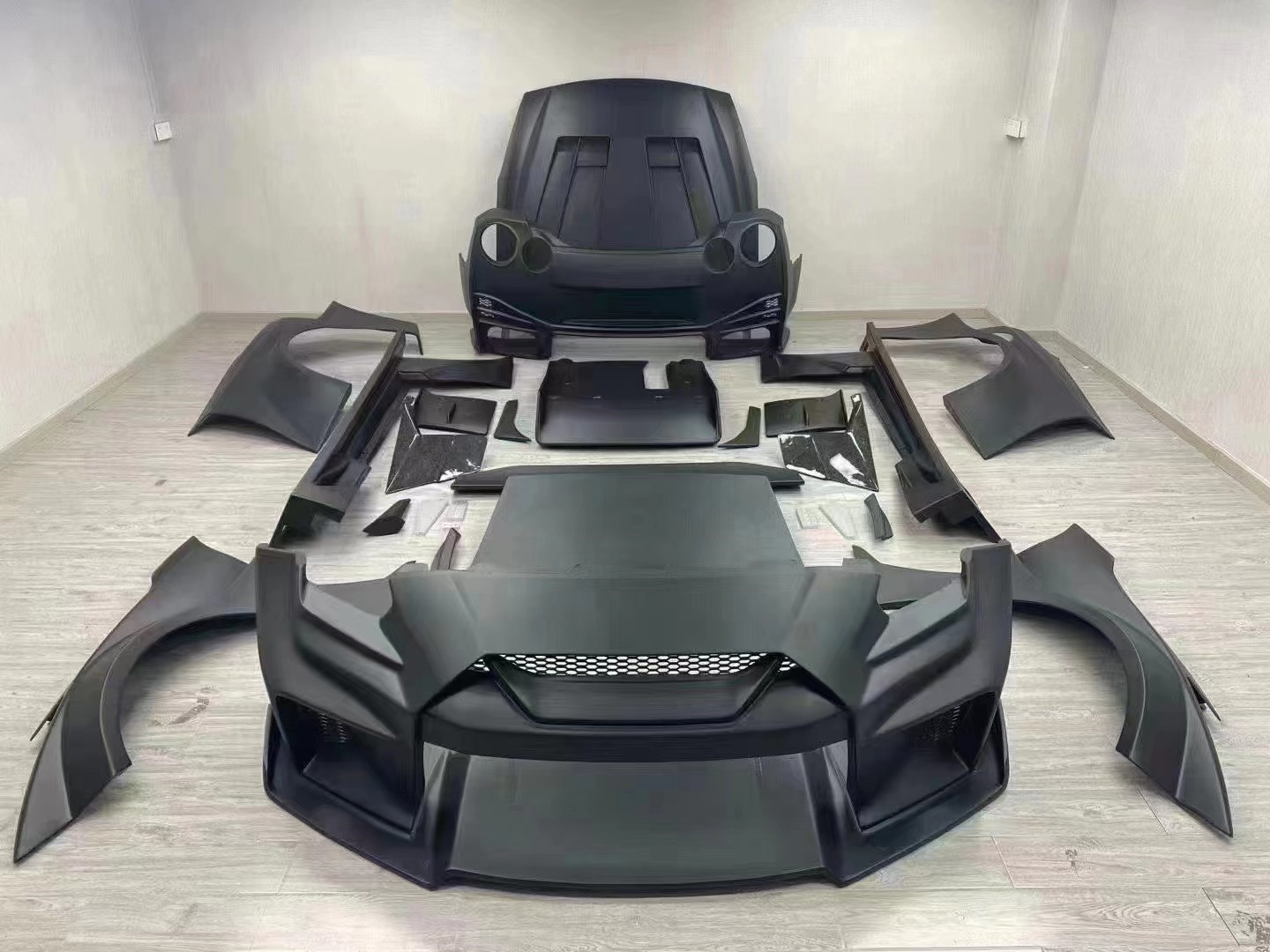 2022 Hot New Products GTR R35 Wide Bodyki Body Kit for Nissan GTR R35 Wide Bodyki Front and Rear