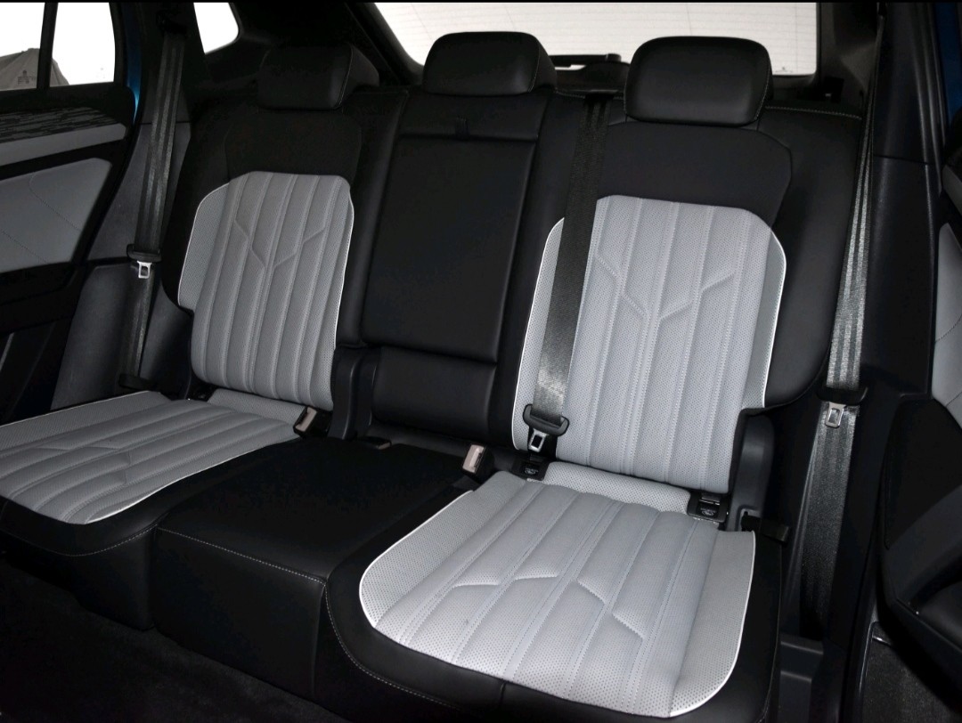Volkswagen Tayron 2023 330TSI Plus 4WD R-Line Wisdom Edition Medium SUV Gasoline